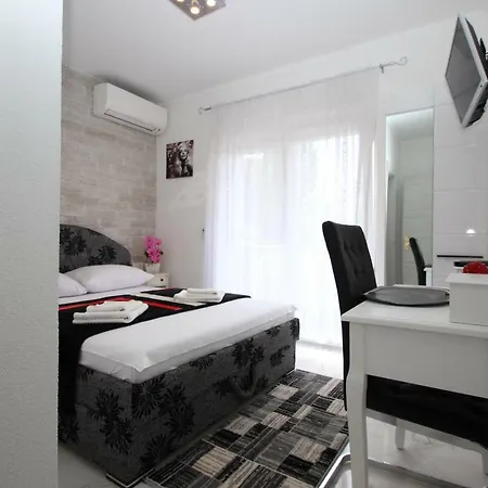 Emmina Oda ve Kahvaltı